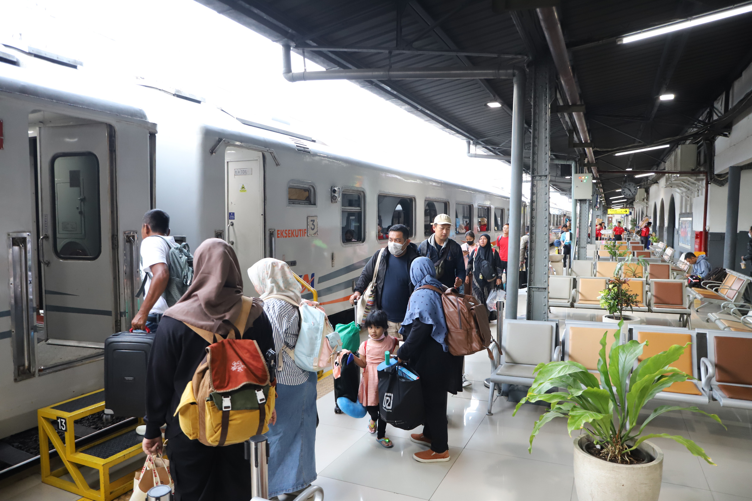 Keberangkatan KA dari Gambir & Pasar Senen yang Masih Tersedia, Segera Pesan! Tiket KA Hampir 2,3 Juta Terjual