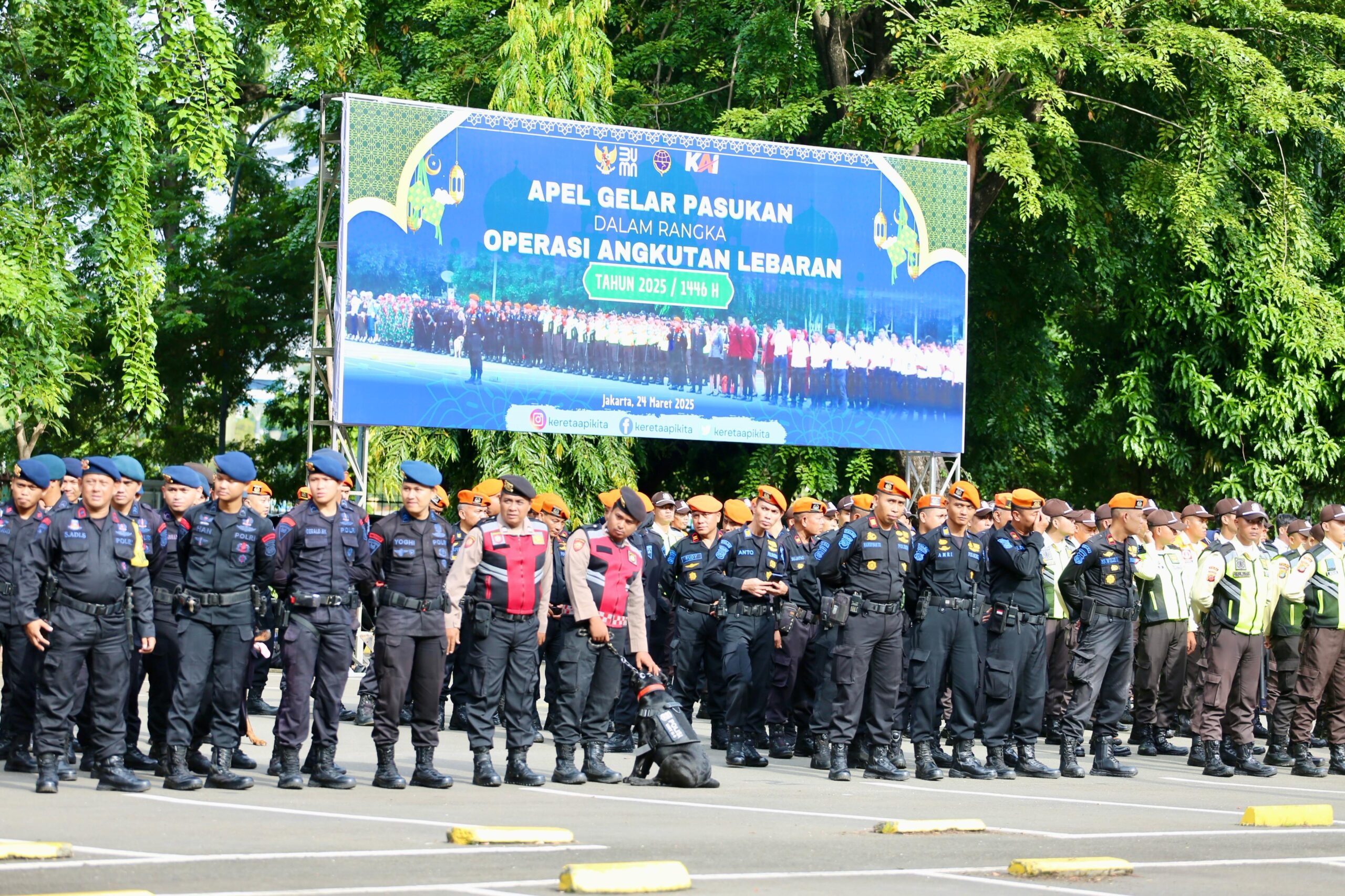 Jelang Mudik, KAI Perkuat Sinergi Layanan lewat Apel Gelar Pasukan