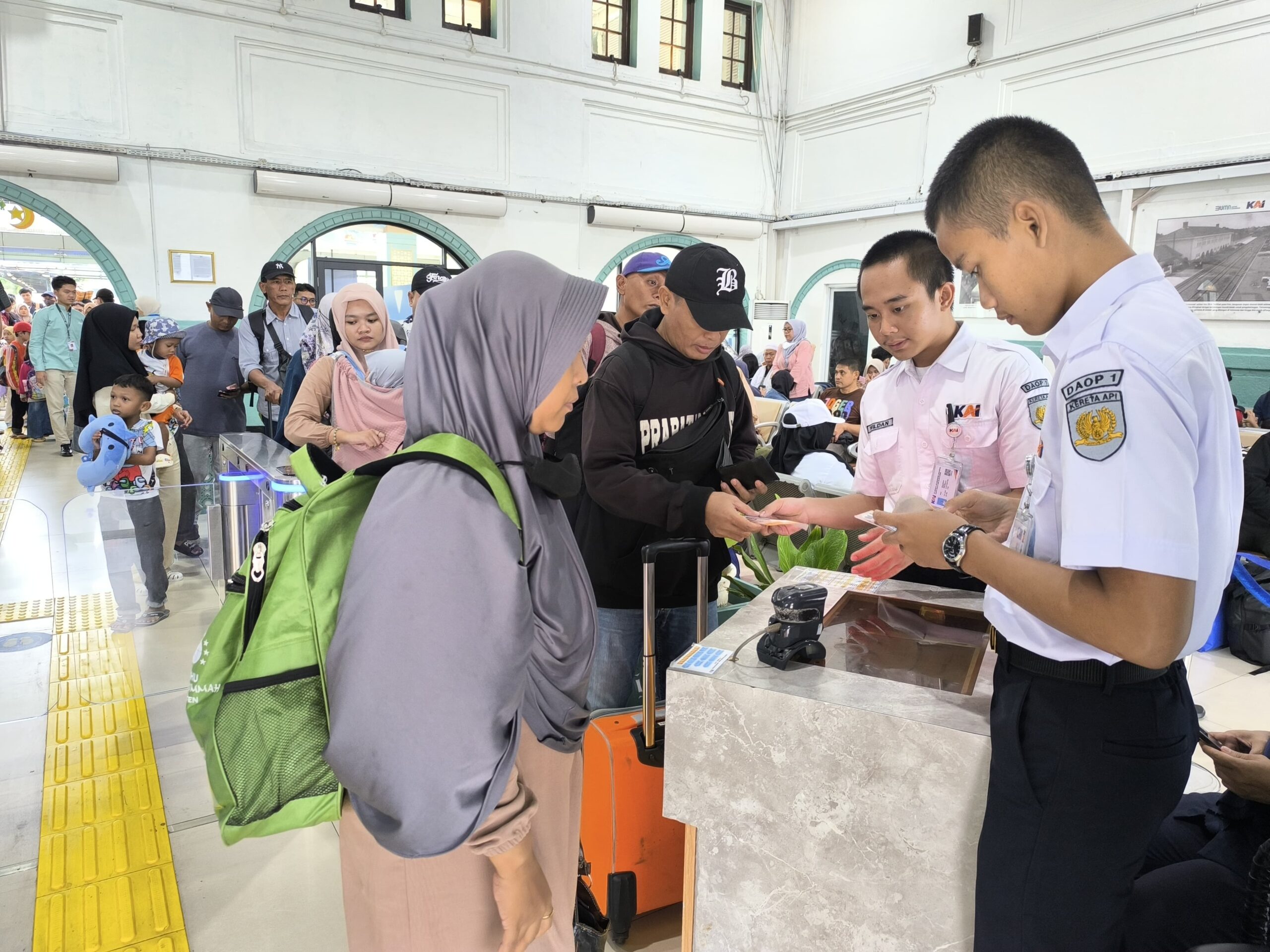 KAI Layanan Mudik Sukses, 1,2 Juta Penumpang Terlayani dan Puncak Diperkirakan 28 Maret