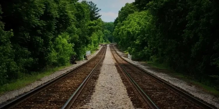 Hujan Deras Rendam Rel di Batang, Jalur Kereta Ditutup Sementara