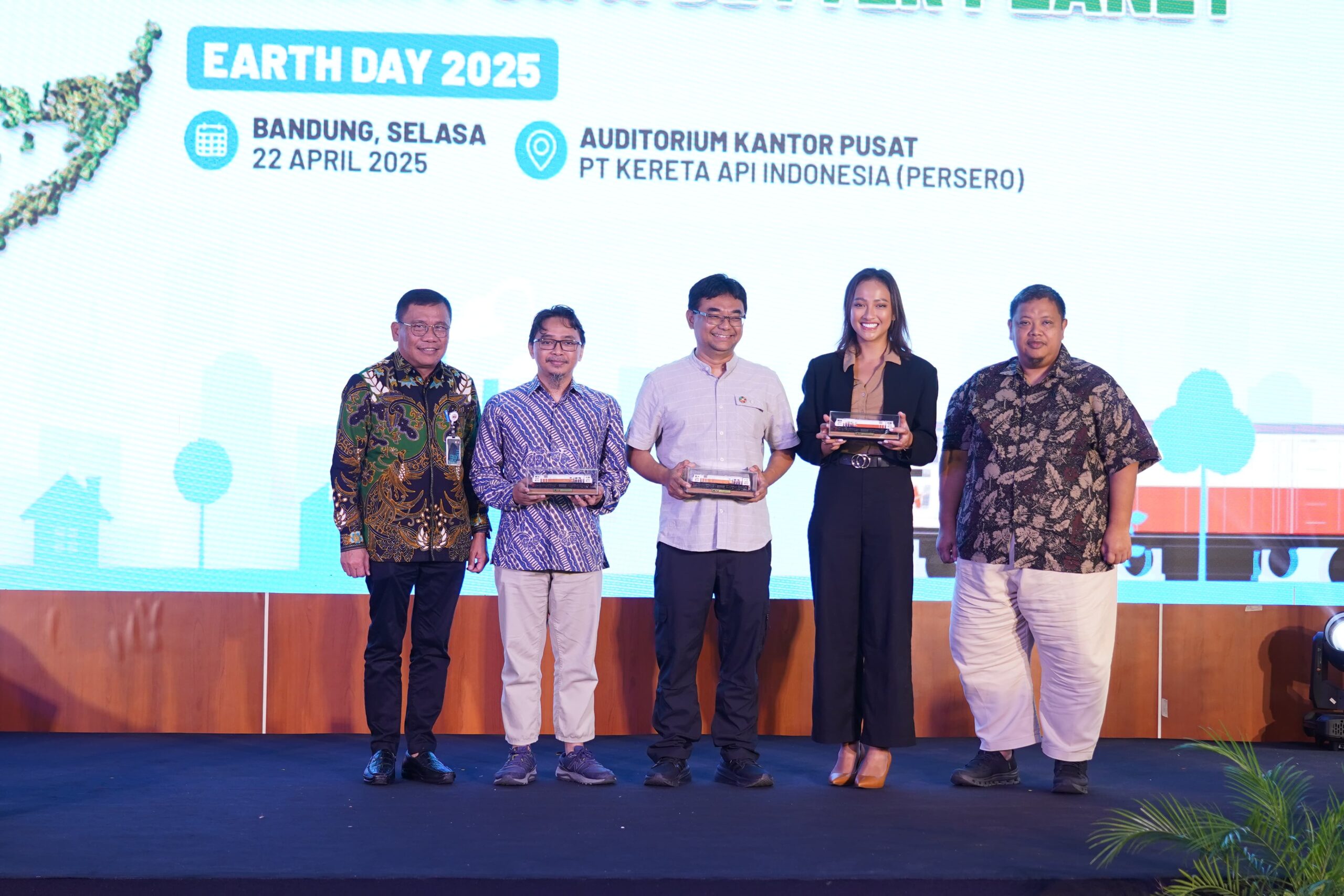Memperingati Hari Bumi, KAI Dorong Tren ESG di Transportasi: Langkah Nyata untuk Menjaga Bumi