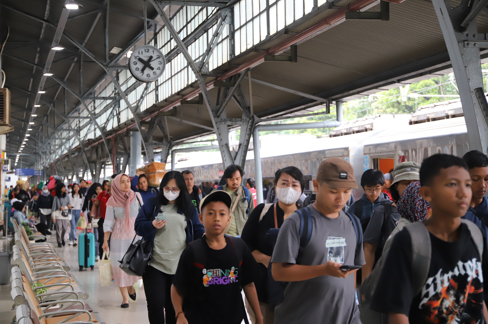 KAI Dukung Semangat Hari Buruh: Layanan Maksimal untuk Masyarakat Produktif Indonesia