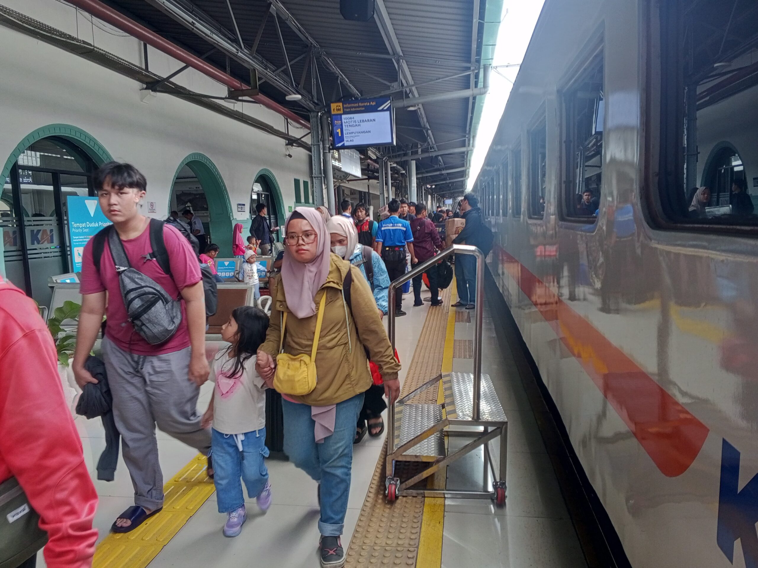 (FOTO) KAI Group Layani 11,8 Juta Pelanggan Selama Masa Angleb 2025