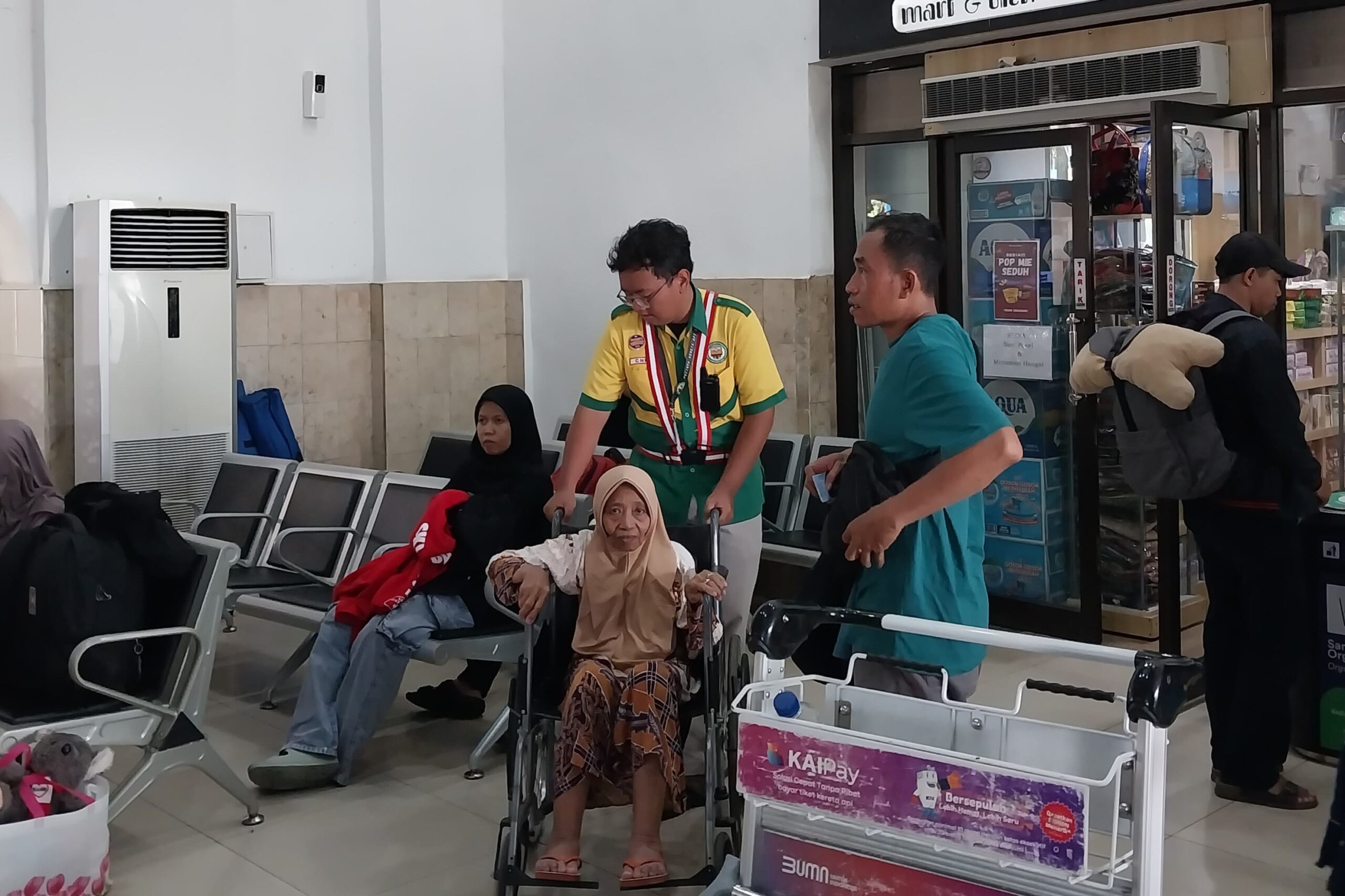 Selama Angkutan Lebaran 2025, KAI Layanan 4,5 Juta Pelanggan dan Jual 4,66 Juta Tiket, Terima Apresiasi untuk Railfans