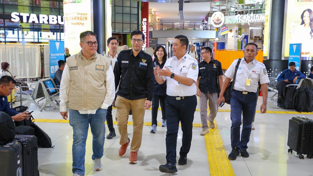 BPKN RI Tinjau Stasiun Gambir Apresiasi Kesiapan Layanan Mudik 2025