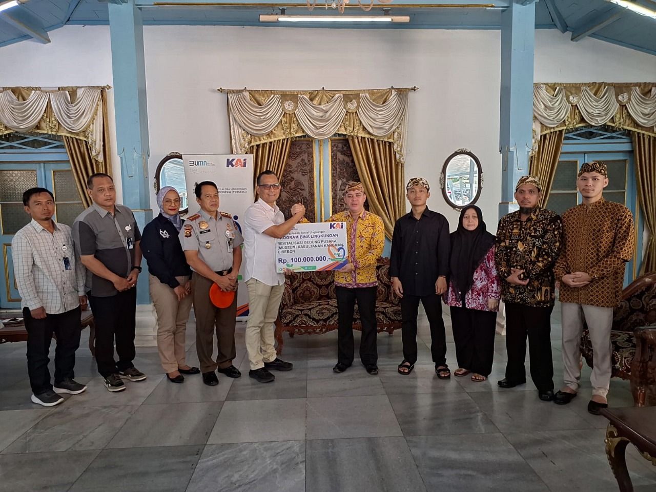 Revitalisasi Museum Pusaka, KAI Daop 3 Cirebon Salurkan Bantuan Rp100 Juta ke Keraton Kanoman