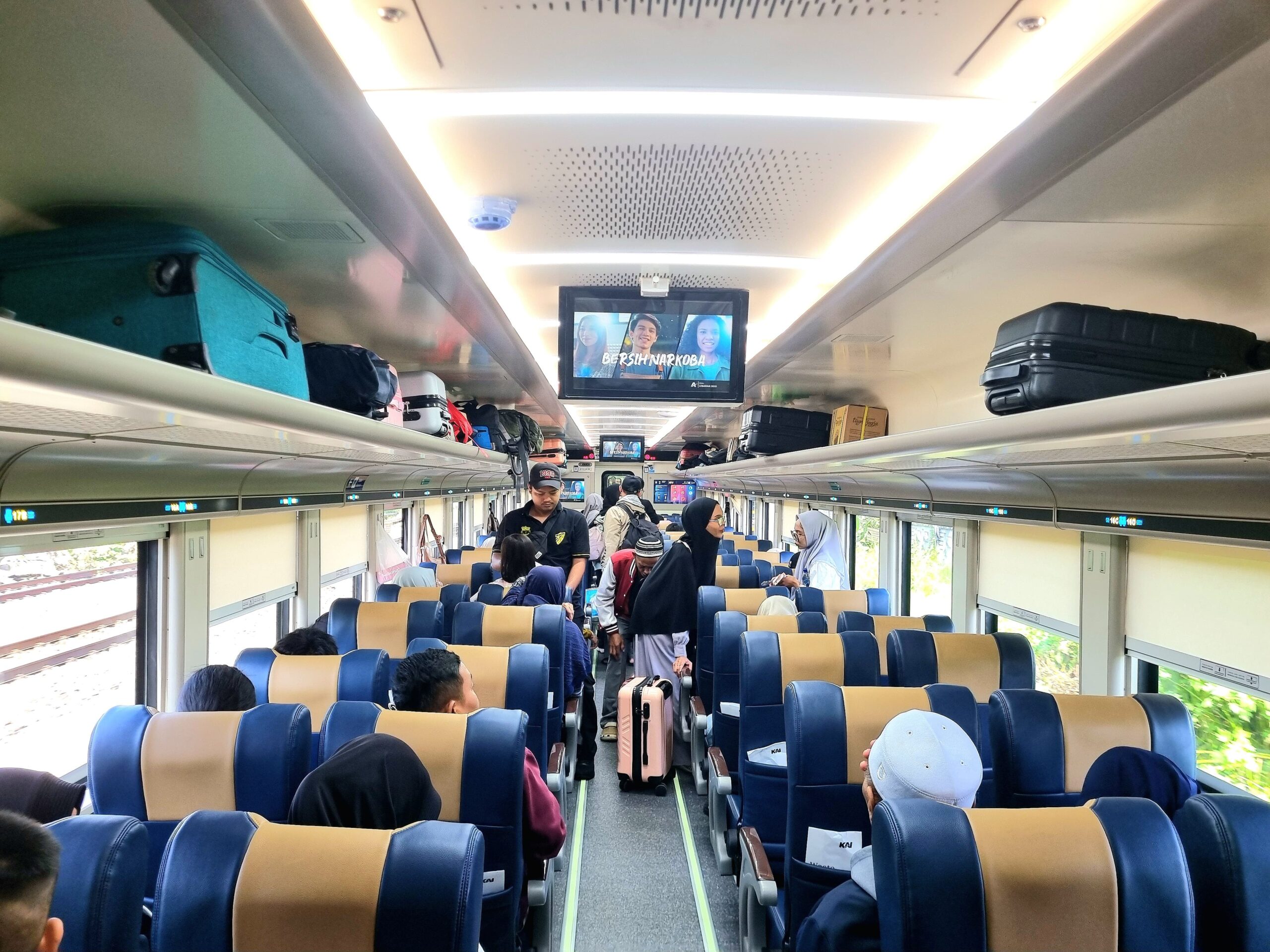 Kereta Api Masih Jadi Favorit Paskah: 846 Ribu Tiket Terjual, Okupansi Sentuh Angka 102 Persen