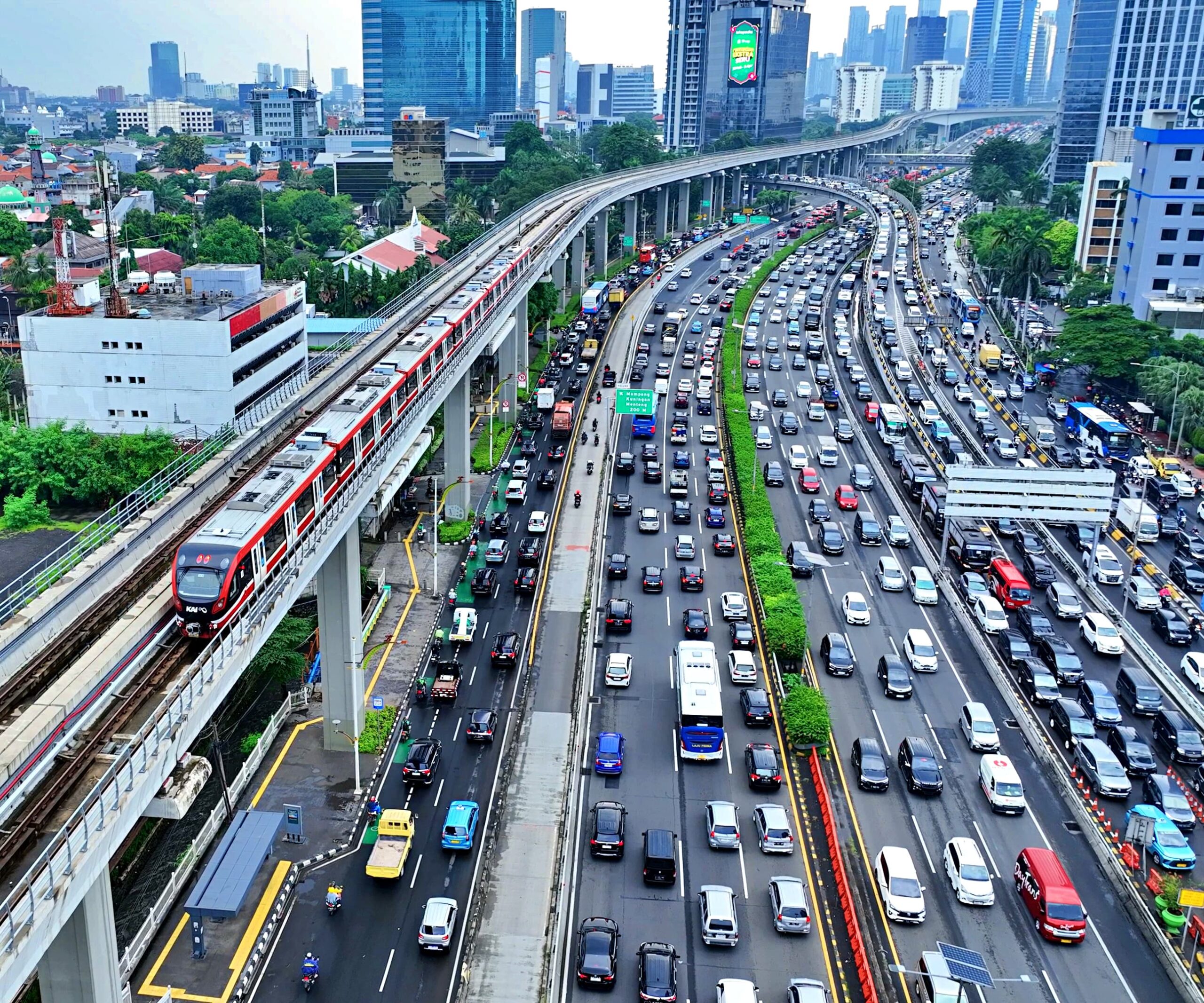 KAI Group Berkomitmen Meningkatkan Transportasi Berkelanjutan di Hari Transportasi Nasional