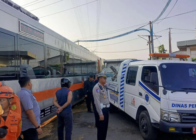 (VIDEO) Proses Evakuasi Lokomotif KA Harina, KAI Daop 4 Semarang Imbau Disiplin di Perlintasan