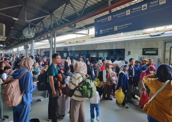 KAI Siapkan 7.152 Kursi Tambahan Setiap Hari Sambut Libur Panjang Mei dan Idul Adha 2025