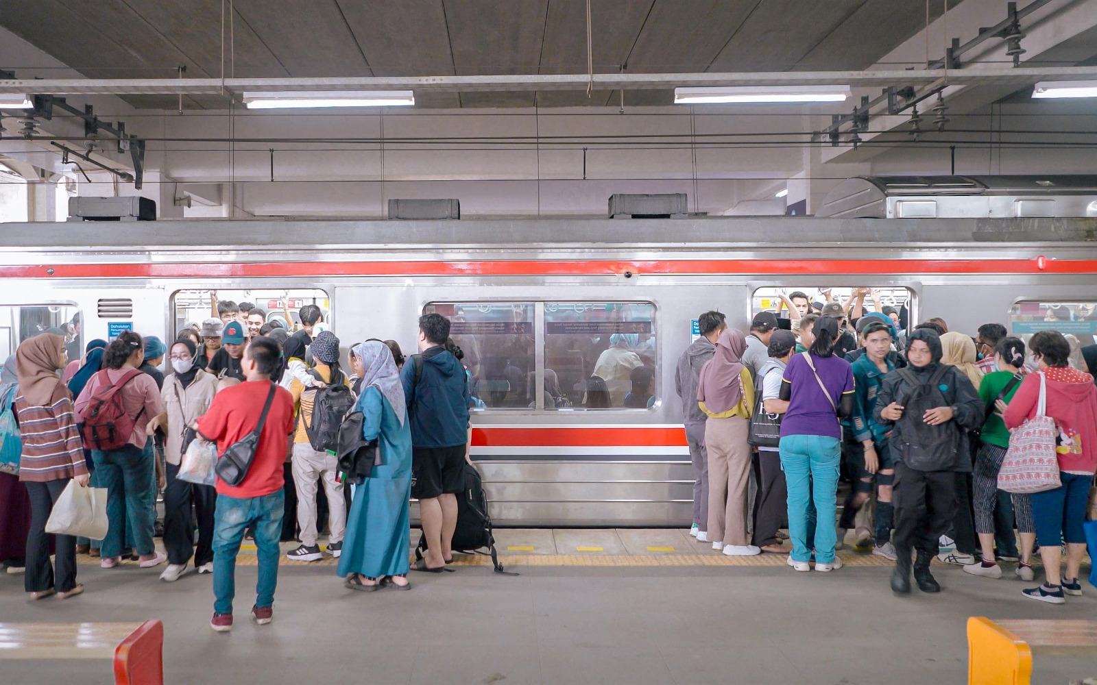 Commuter Line Jawab Tantangan Mobilitas Perkotaan, Integrasi Moda dan Tarif Terjangkau Jadi Daya Tarik