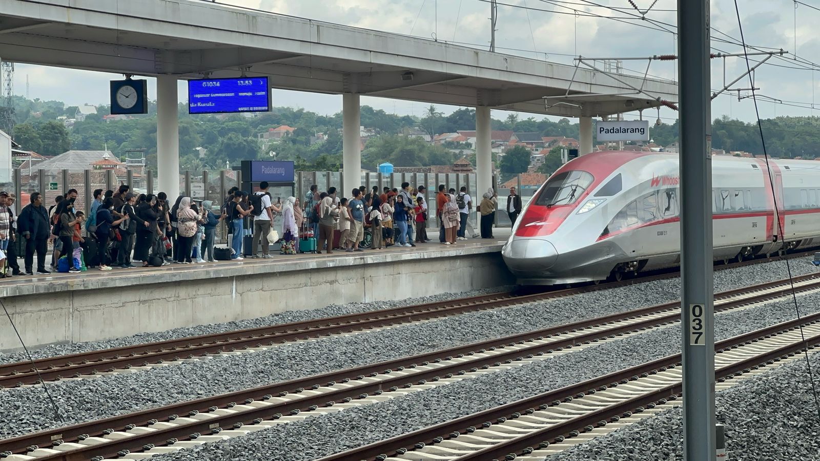 Whoosh Ukir Sejarah dengan 9 Juta Penumpang, Mendorong Transportasi Hijau