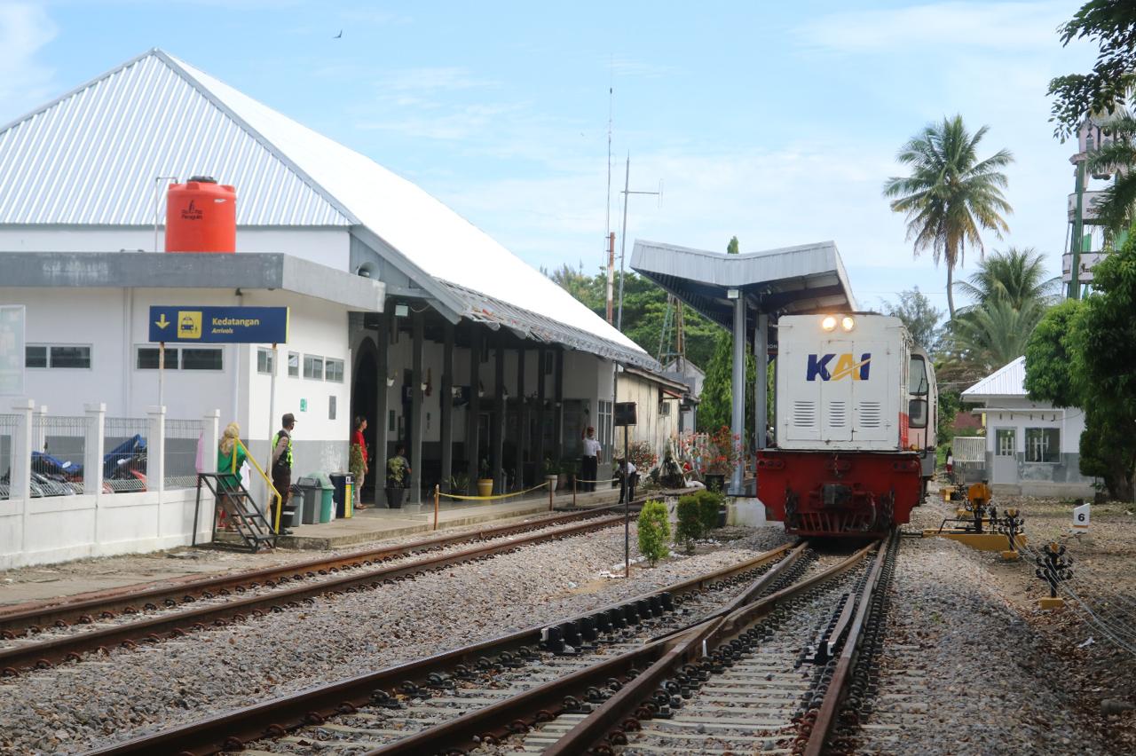 Kereta Api Sumatera Barat: Menyajikan Keindahan Alam dan Budaya dengan Mudah dan Terjangkau