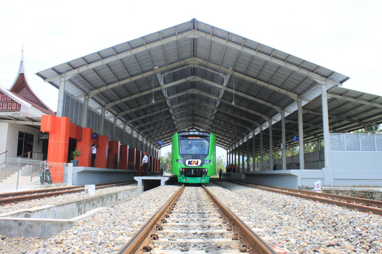 Kereta Wisata Sumatera Barat: Menawarkan Kenyamanan, Keindahan, dan Edukasi