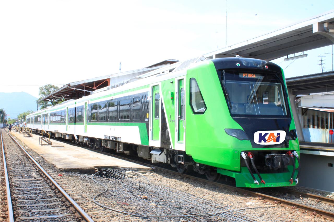 Eksplorasi Sumatera Barat dengan Kereta Api: Pariaman Ekspres, Minangkabau Ekspres, dan Lembah Anai