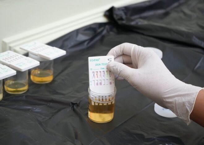 Cegah Narkoba, KAI dan BNNK Gelar Tes Urine